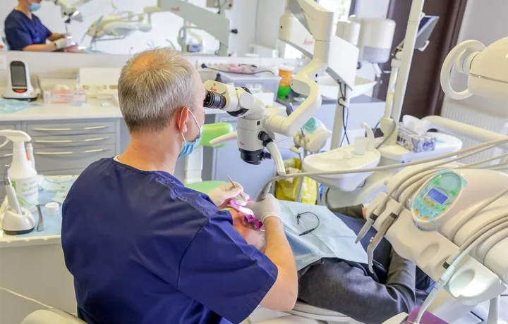 Interior de cabinet la Dental France