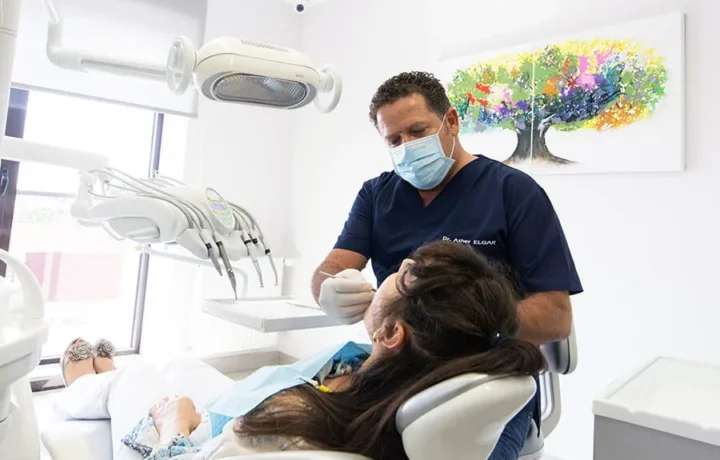 Consultație stomatologică la Dental France