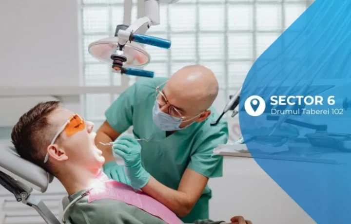 Medic și pacient într-o imagine de prezentare KirilovaDent